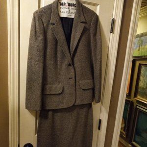 Ladies Wool Suit Size 10 Black, Gray, and Camel checks - Domini brand.